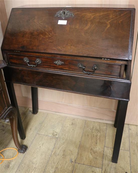 A 1920s mahogany bureau, W.81cm